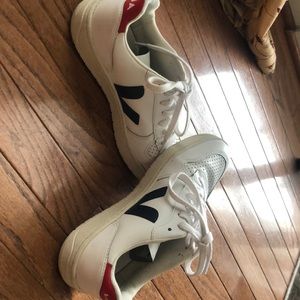 Veja V-10 Sneakers EU 38
